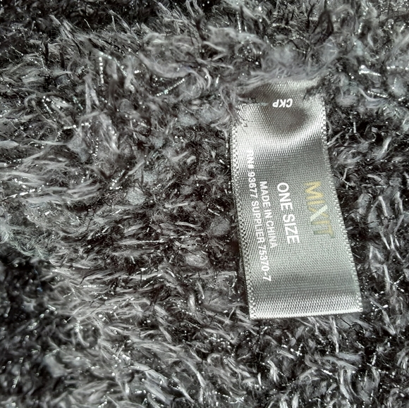 Black Infinity Scarf - Picture 8 of 8